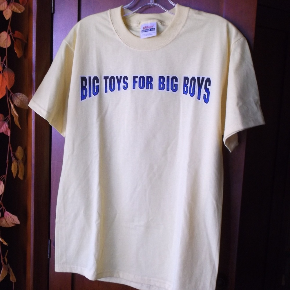 New yellow Big boys T-Shirt S